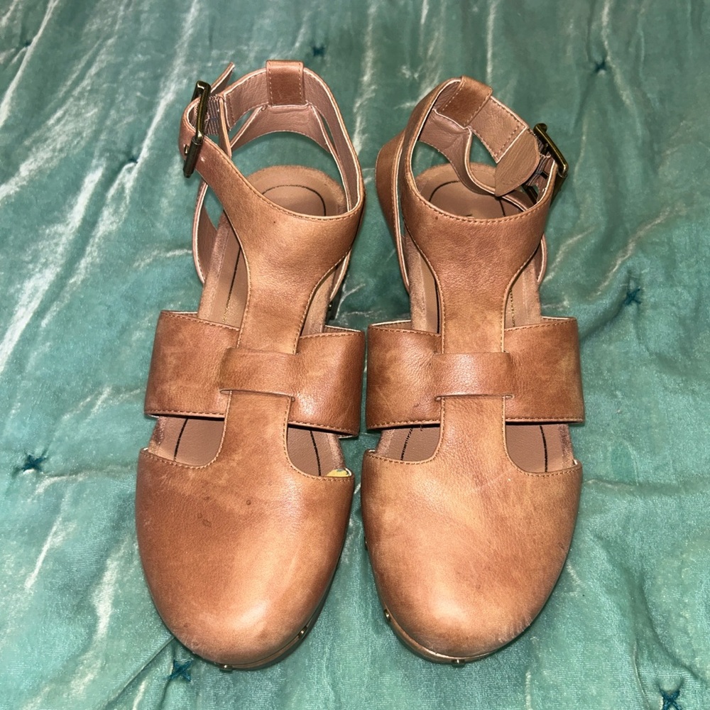 Vionic Women's Faye BROWN/TAN Ankle Strap Heels size 6